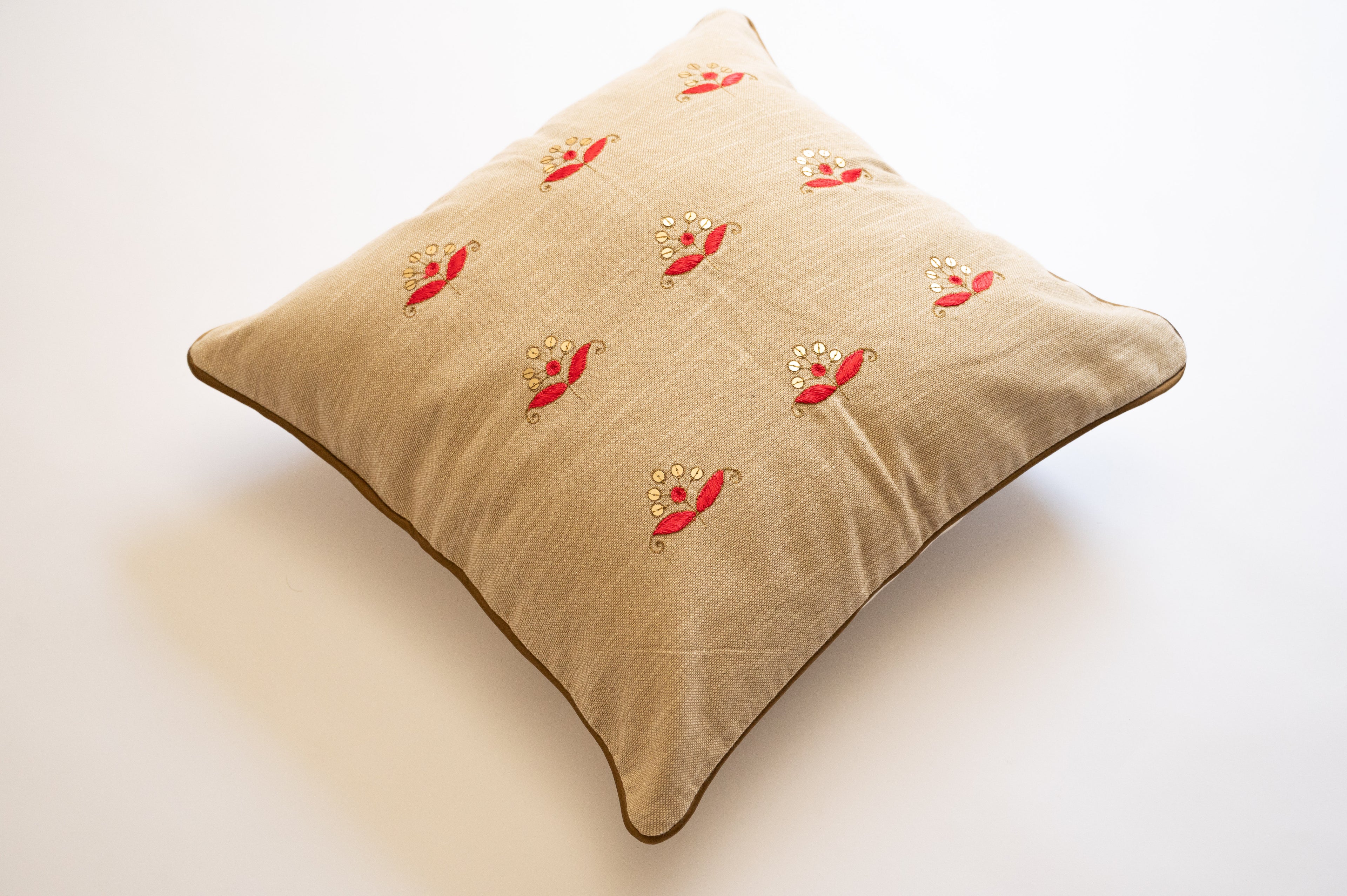 Gul Pillow 18"x18"