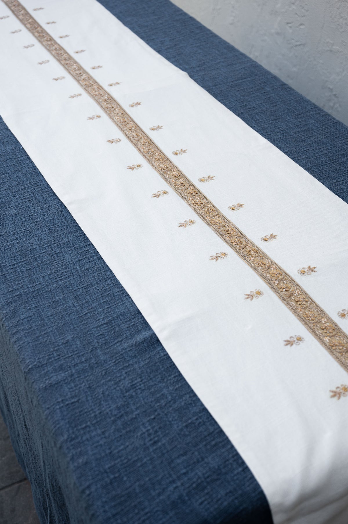 Nargis Table Runner