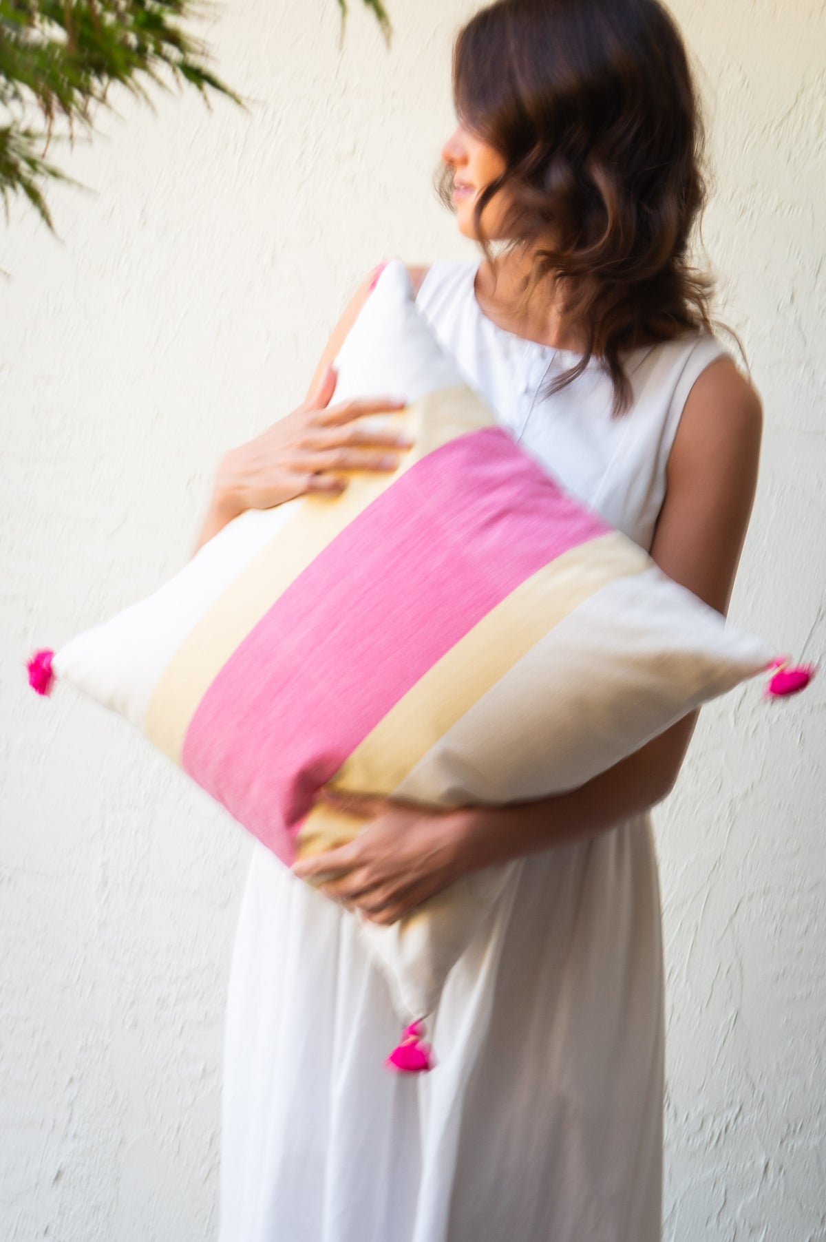 Saroj Pillow (x2) & Amer Sujani Throw