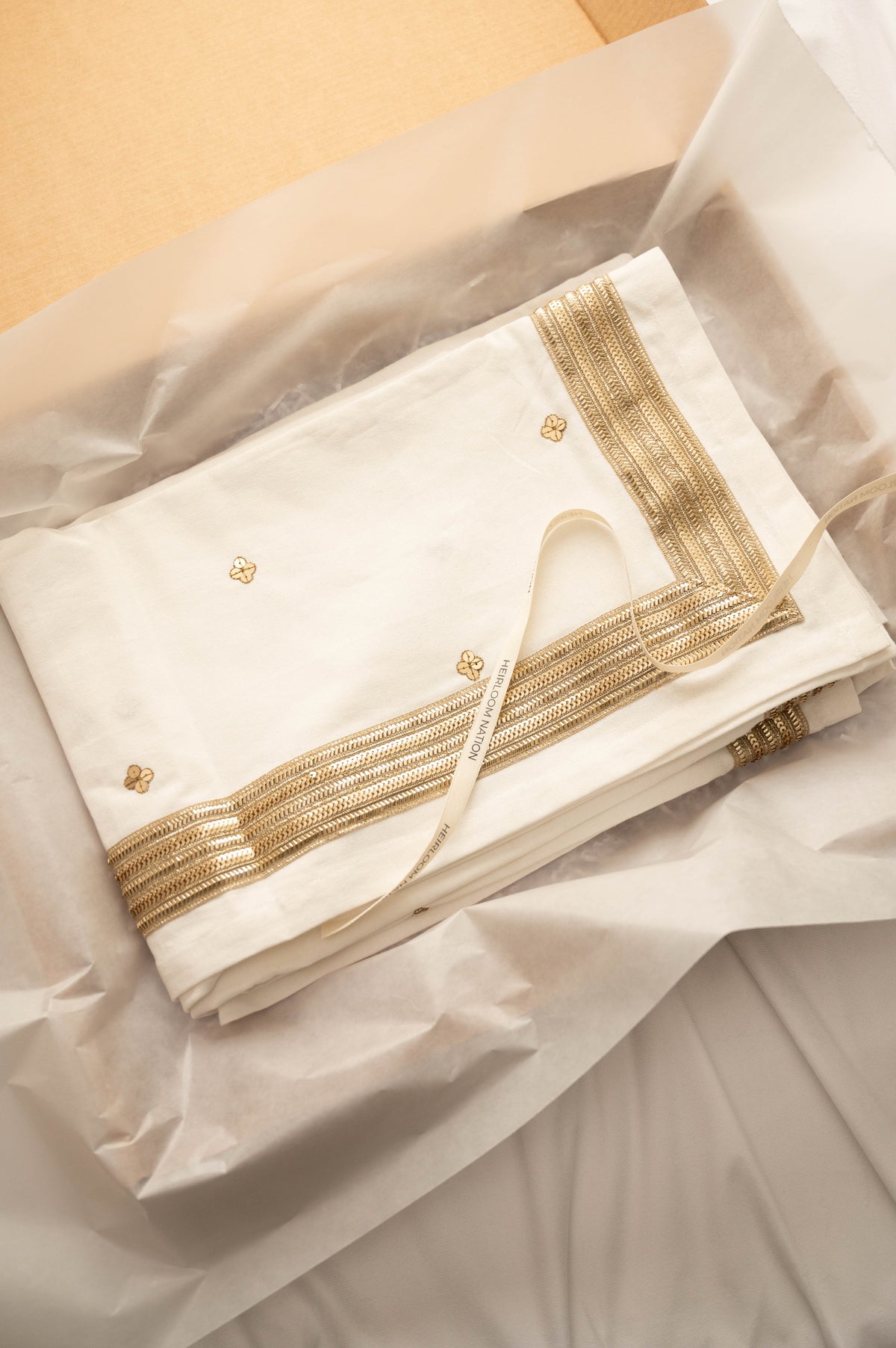 Inara Table Cover