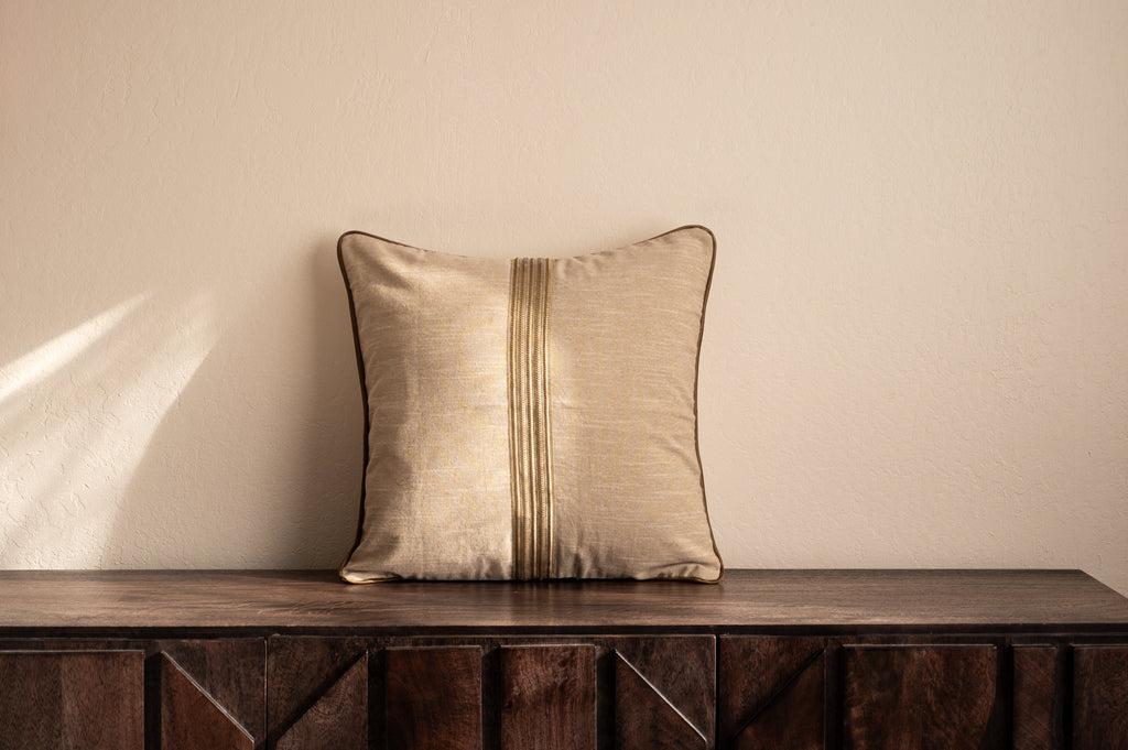 Zeenat Pillow 18"x18"