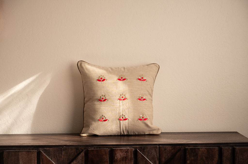 Gul Pillow 18"x18"