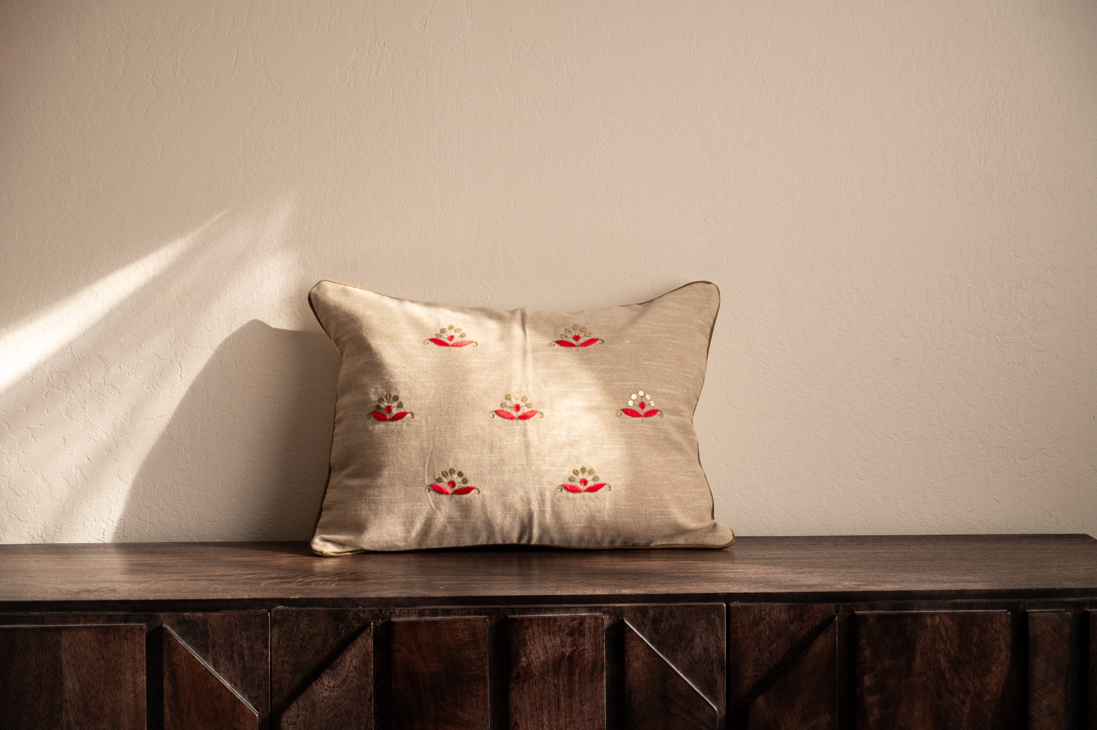 Gul Pillow 14"x20" Lumbar