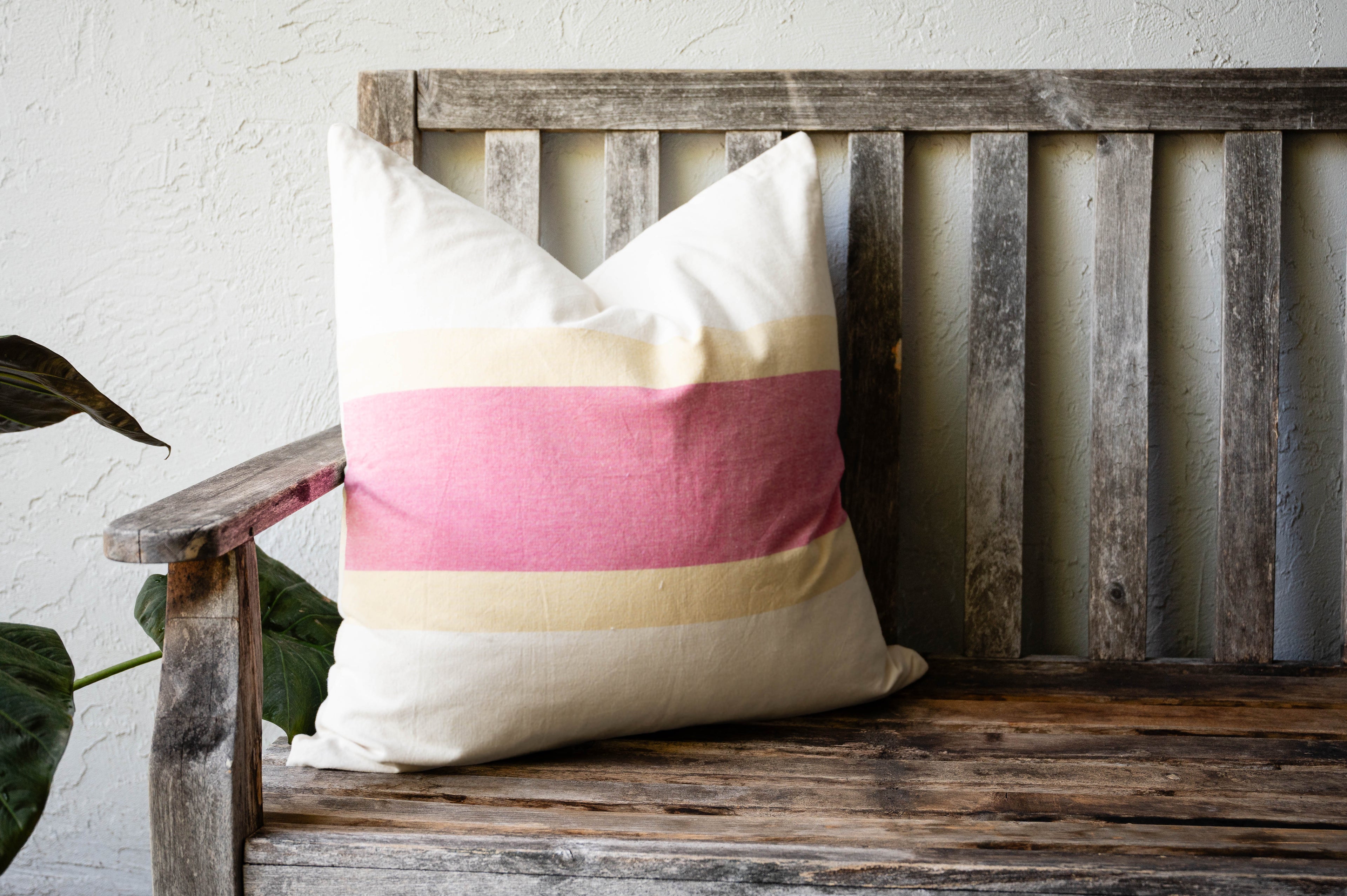 Saroj Pillow (x2) & Amer Sujani Throw