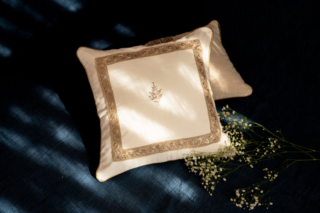 Noor Pillow 18"x18"